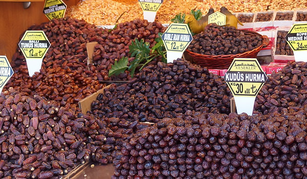 cho-cha-la-dates-market-dubai