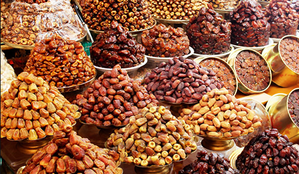 cha-la-cho-nong-san-dates-market-dubai