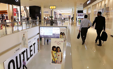 trung-tam-mua-sam-dubai-outlet-mall